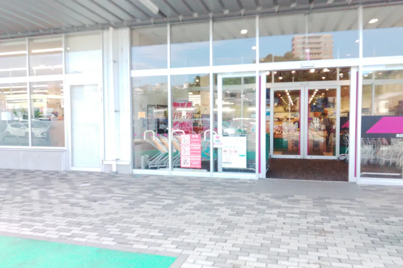 【イオンなかま店（福岡県）】店頭軒下（花屋側）催事スペース