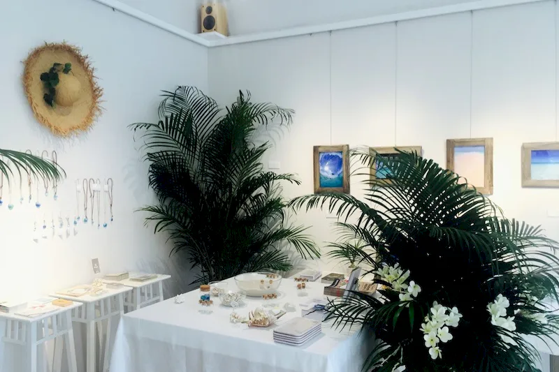 【自由が丘駅4分】展示会やクローズな利用に適した採光豊かなガラス張りのギャラリー