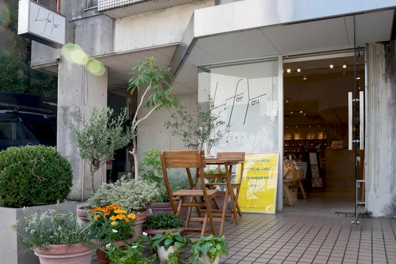 【表参道駅6分】展示会や撮影に最適なシンプルで洗練されたレンタルカフェ