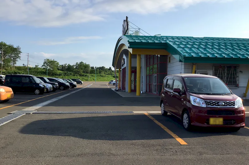 【ダイナム岩見沢店ゆったり館｜割引キャンペーン実施中】キッチンカーやプロモーションに最適なアミューズメント施設のイベントスペース（駐車場）