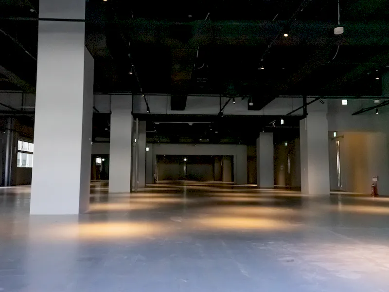【アソビル：ASOBUILD】アパレルの大規模展示販売会やファッションショー等のイベント実施に最適な駅チカ商業施設2階にある大型イベントスぺース（Room1)の画像4