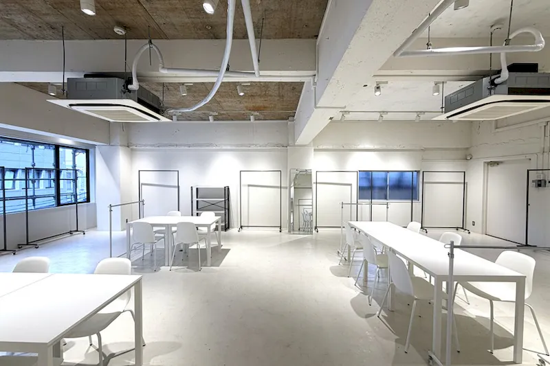 【心斎橋駅5分】大窓から自然光採光！充実した無料備品と控室完備のイベントスペース