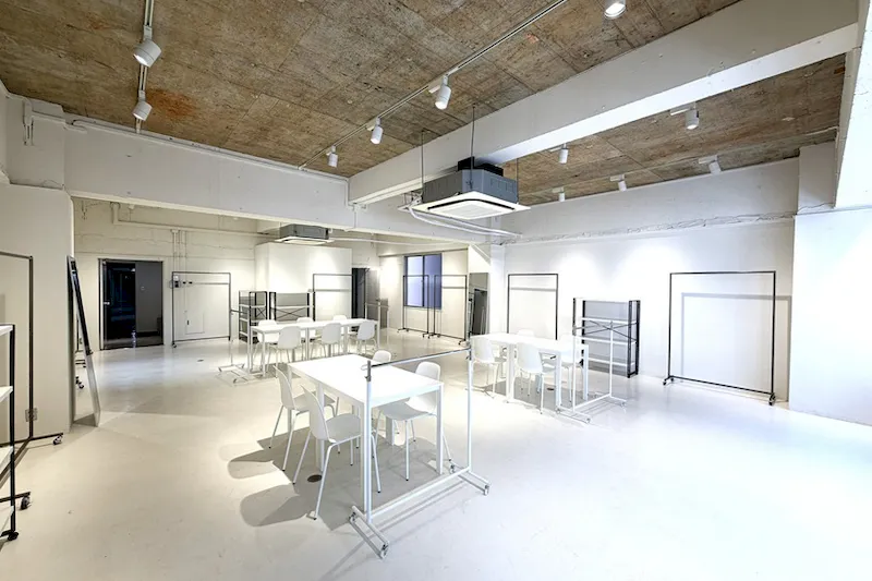 【心斎橋駅5分】大窓から自然光採光！充実した無料備品と控室完備のイベントスペース