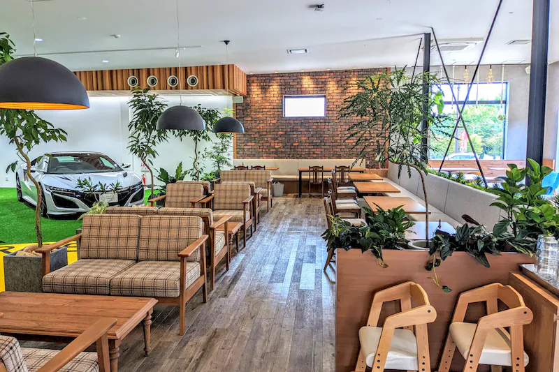 【神戸市北区／ひまわりガーデンモール】飲食やイベントの出店に最適な店舗入口前のイベントスペース