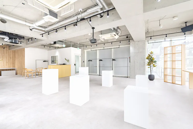 【下北沢駅5分｜864_actor下北沢】自然光が入る120㎡の展示会・ポップアップ・撮影に最適なスペース