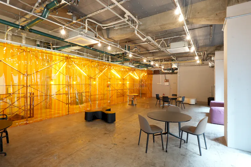 【新宿駅徒歩3分】展示・POPUP・DJイベント対応｜都市のカルチャーが交差する多機能レンタルスペース