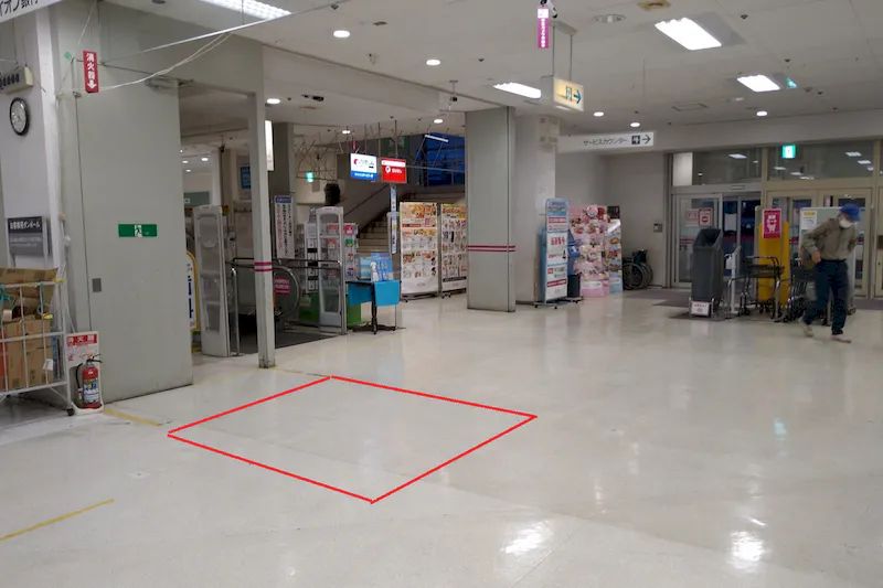 【イオン臼井店】ポップアップストアやプロモーションイベントに適した食品レジ側エスカレーター上り口イベントスペース