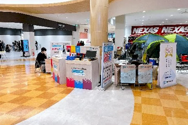 【イオンタウン能代】セールスプロモーションやポップアップストアに適した、施設中央の小型イベントスペース（柱回り①）