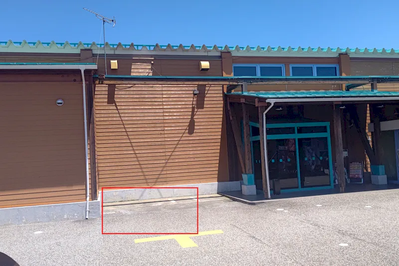 【ダイナム滑川店｜割引キャンペーン実施中】キッチンカー出店やプロモーションイベントでの出店に最適なアミューズメント施設の出入口横イベントスペース