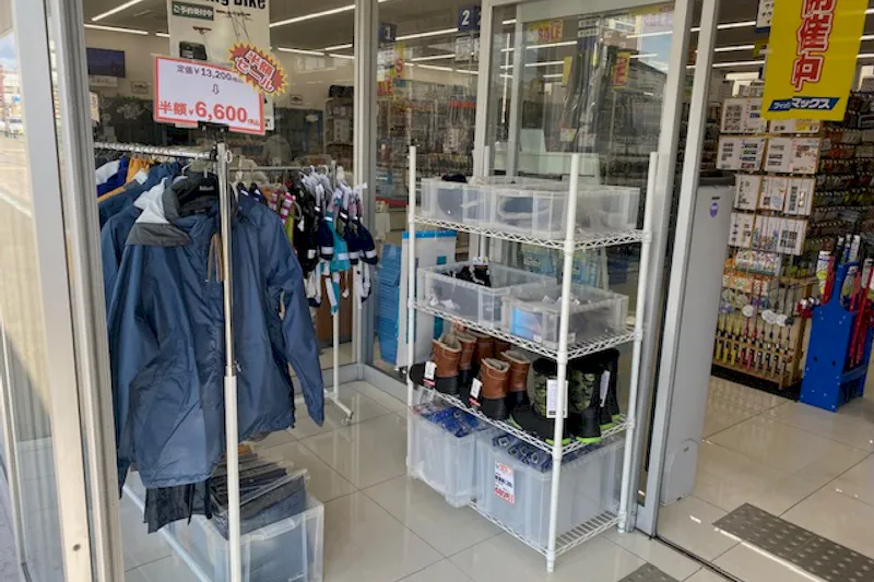 【フィッシングマックス武庫川店】プロモーションに最適な風除室内のレンタルスペース