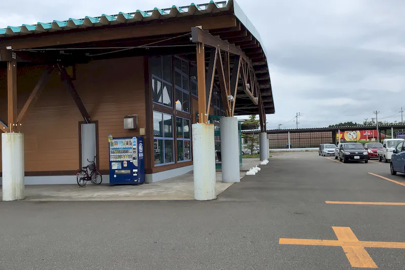 【ダイナム男鹿店｜割引キャンペーン実施中】キッチンカーの開催に最適なアミューズメント施設のイベントスペース