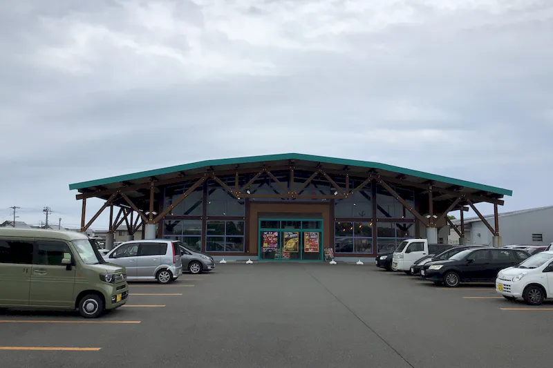 【ダイナム男鹿店｜割引キャンペーン実施中】キッチンカーの開催に最適なアミューズメント施設のイベントスペース