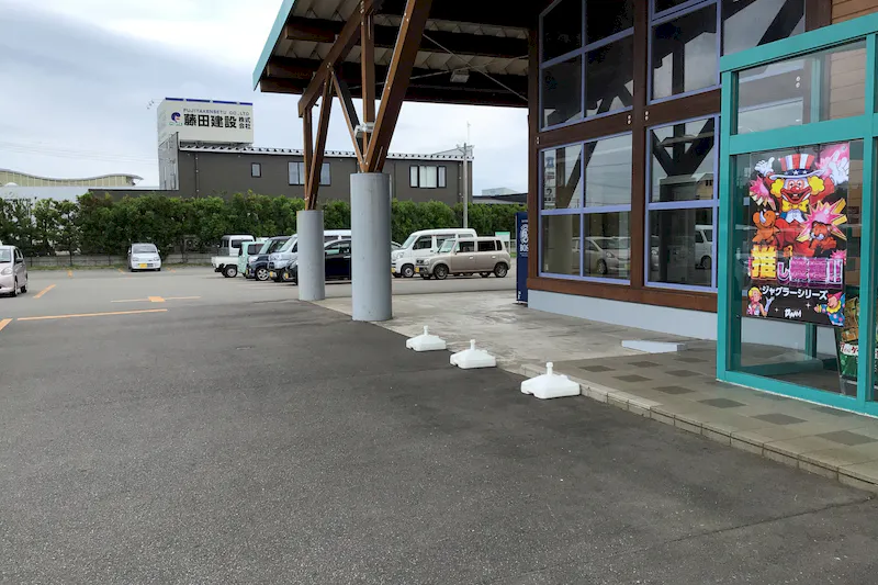 【ダイナム男鹿店｜割引キャンペーン実施中】キッチンカーの開催に最適なアミューズメント施設のイベントスペース