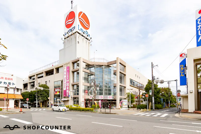 【イオン臼井店】プロモーションイベントに適した駅側入り口すぐのイベントスペース