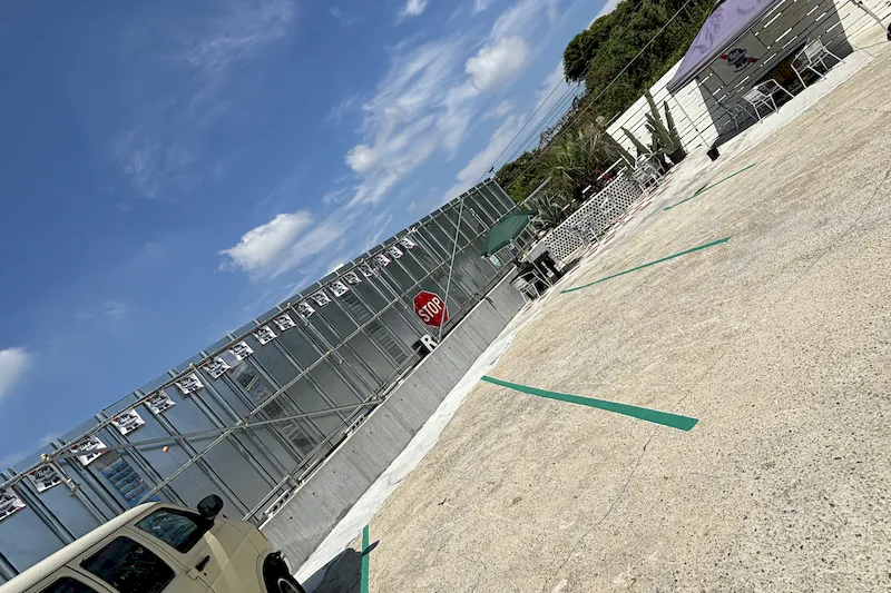 【横浜市神奈川区羽沢町】ポップアップストアや撮影に適したアメリカ風の雰囲気が漂う屋外スペース