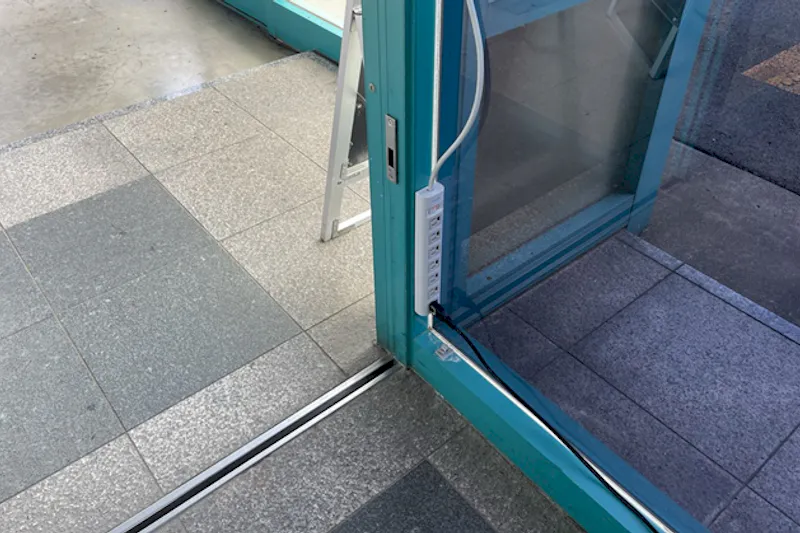 【ダイナム湯沢店｜割引キャンペーン実施中】キッチンカーやプロモーションイベントに最適なアミューズメント施設のイベントスペース（店舗正面）