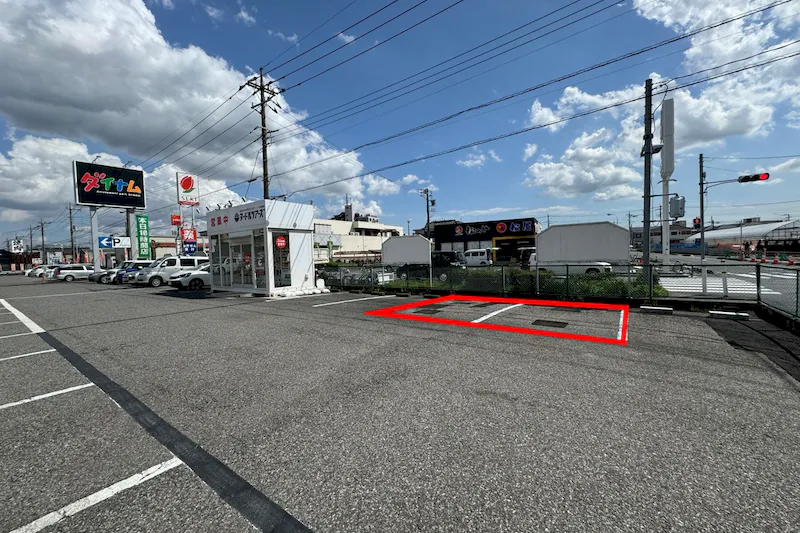 【ダイナム戸ヶ崎店｜割引キャンペーン実施中】キッチンカー出店やプロモーションイベントに最適なアミューズメント施設駐車場内のスペース①