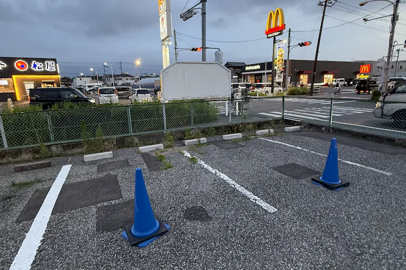 【ダイナム戸ヶ崎店｜割引キャンペーン実施中】キッチンカー出店やプロモーションイベントに最適なアミューズメント施設駐車場内のスペース①