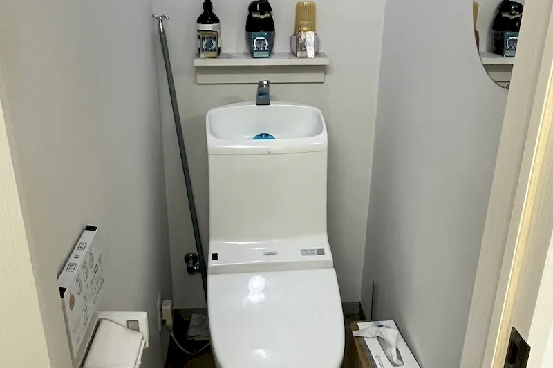 【明治神宮前駅5分】ポップアップストアや展示会に適した白を基調としているレンタルスペース