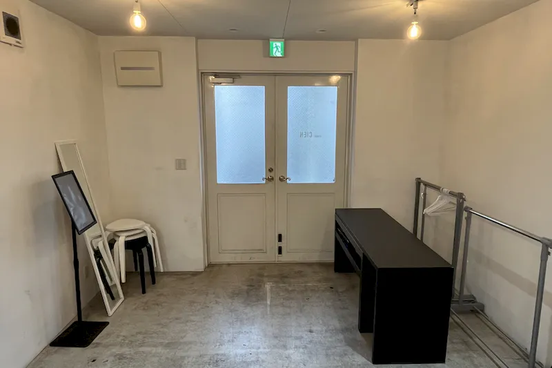【明治神宮前駅5分】ポップアップストアや展示会に適した白を基調としているレンタルスペース