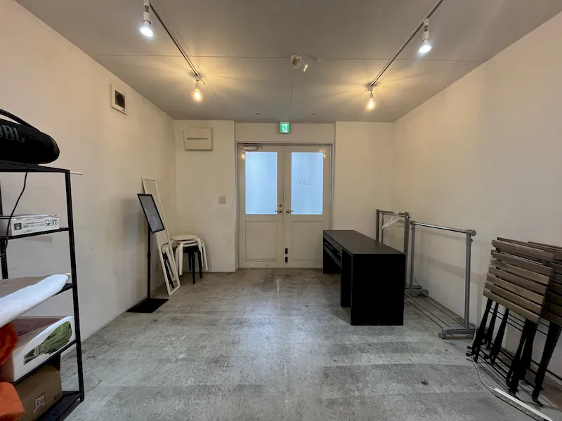 【明治神宮前駅5分】ポップアップストアや展示会に適した白を基調としているレンタルスペースの画像2