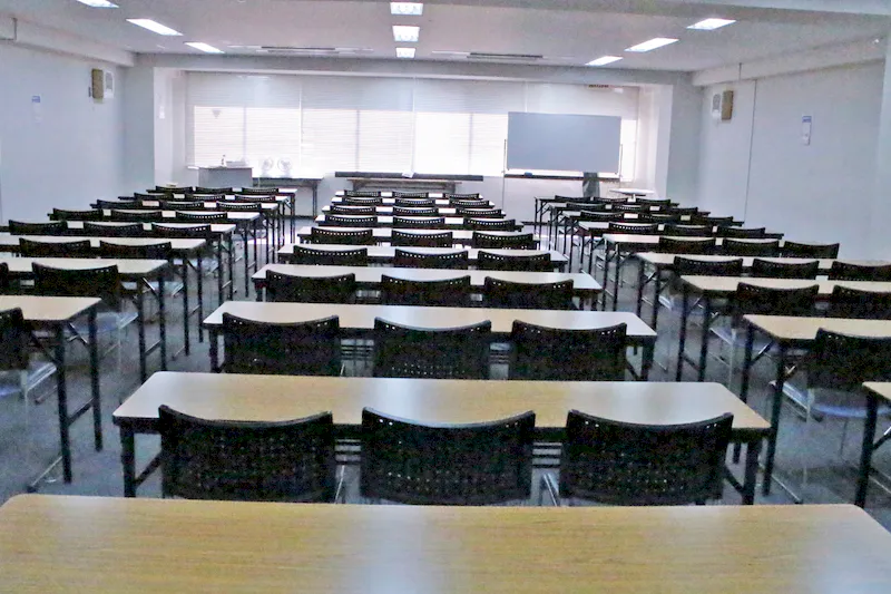 【四ツ橋・近商ビル｜四ツ橋駅1分】最大90名まで利用できる貸し会議室（10階A区画）