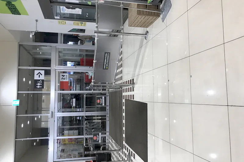【西友　蒲生伊原店】1階入口前　プロモーション用途や物販、食物販のポップアップストアに最適なスーパー店内催事イベントスペース