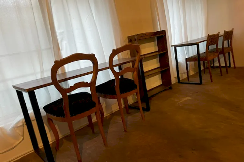 【浅草駅9分】撮影や展示会に適したヴィンテージ家具で装飾したレンタルギャラリー