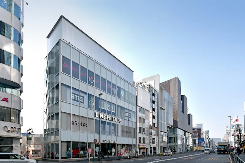【明治神宮前6分】ワークショップや展示会、予約制販売会に適した明治通り沿い自然光が入る100㎡の広々スペース