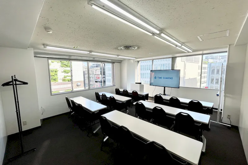 【新宿三丁目駅3分】4階～9階の貸切スペースにて広告・壁面広告が可能な駅チカなレンタルスペース
