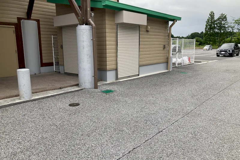 【ダイナム栃木今市店｜割引キャンペーン実施中】キッチンカーや各種プロモーションイベントに最適なアミューズメント施設のイベントスペース（店舗食堂側）