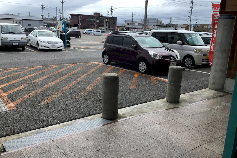 【ダイナム富山高岡波岡店｜割引キャンペーン実施中】キッチンカーや各種プロモーションイベントでの出店に最適なアミューズメント施設のイベントスペース