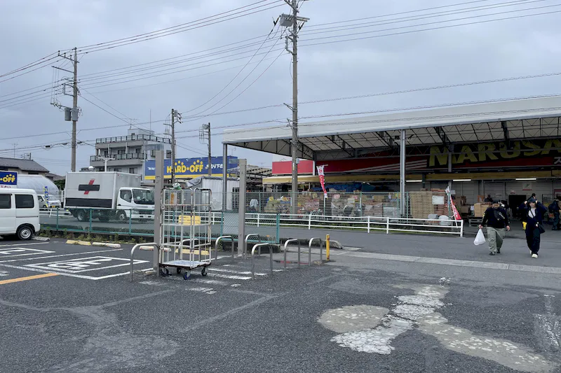 【マルサン吉川店】プロモーションに最適なレジ通過後の導線上に位置するスペース ※平日のみ利用可能